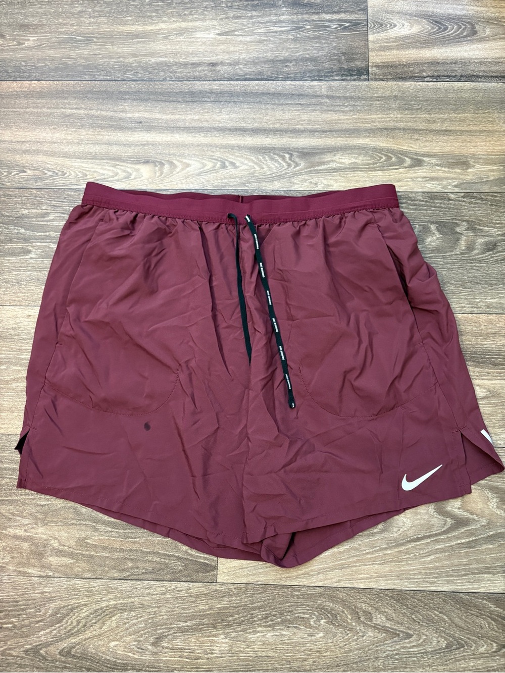 Nike Flex Stride 7” Men’s XL Burgundy Lined Running Shorts